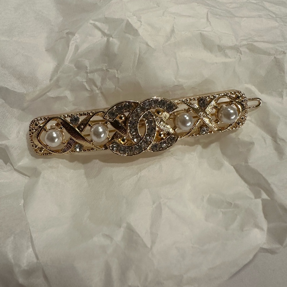 CHANEL Gold Hair Accessory with Crystal Embellishments